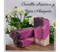 JABÓN ARTESANAL ROSA MOSQUETA & CENTELLA ASIÁTICA.-Miaqua Sensoriales